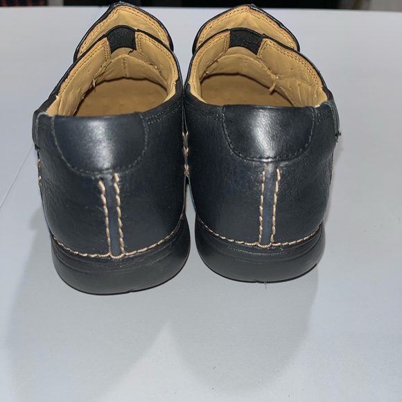 Clarks UnLoop Black Leather Slip-on Shoes Sz 8 - Picture 2 of 7